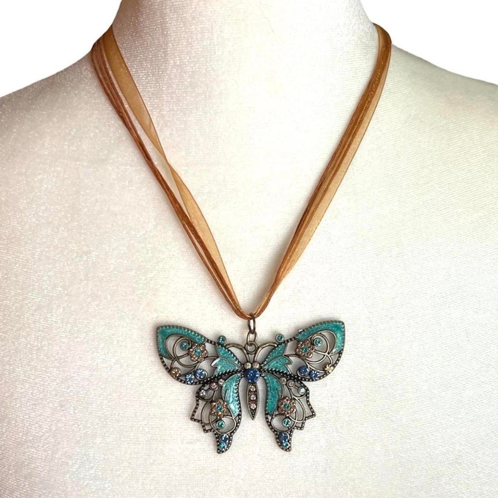 Gorgeous Boho Stule Butterfly Pendant Ribbon Necklace - New